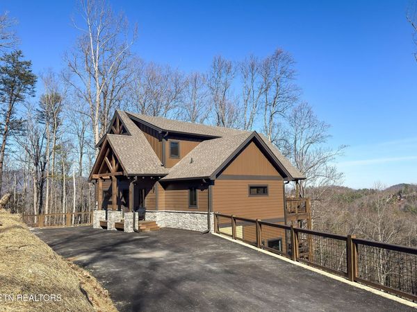 2317 Grey Fox Run, Sevierville, TN 37862