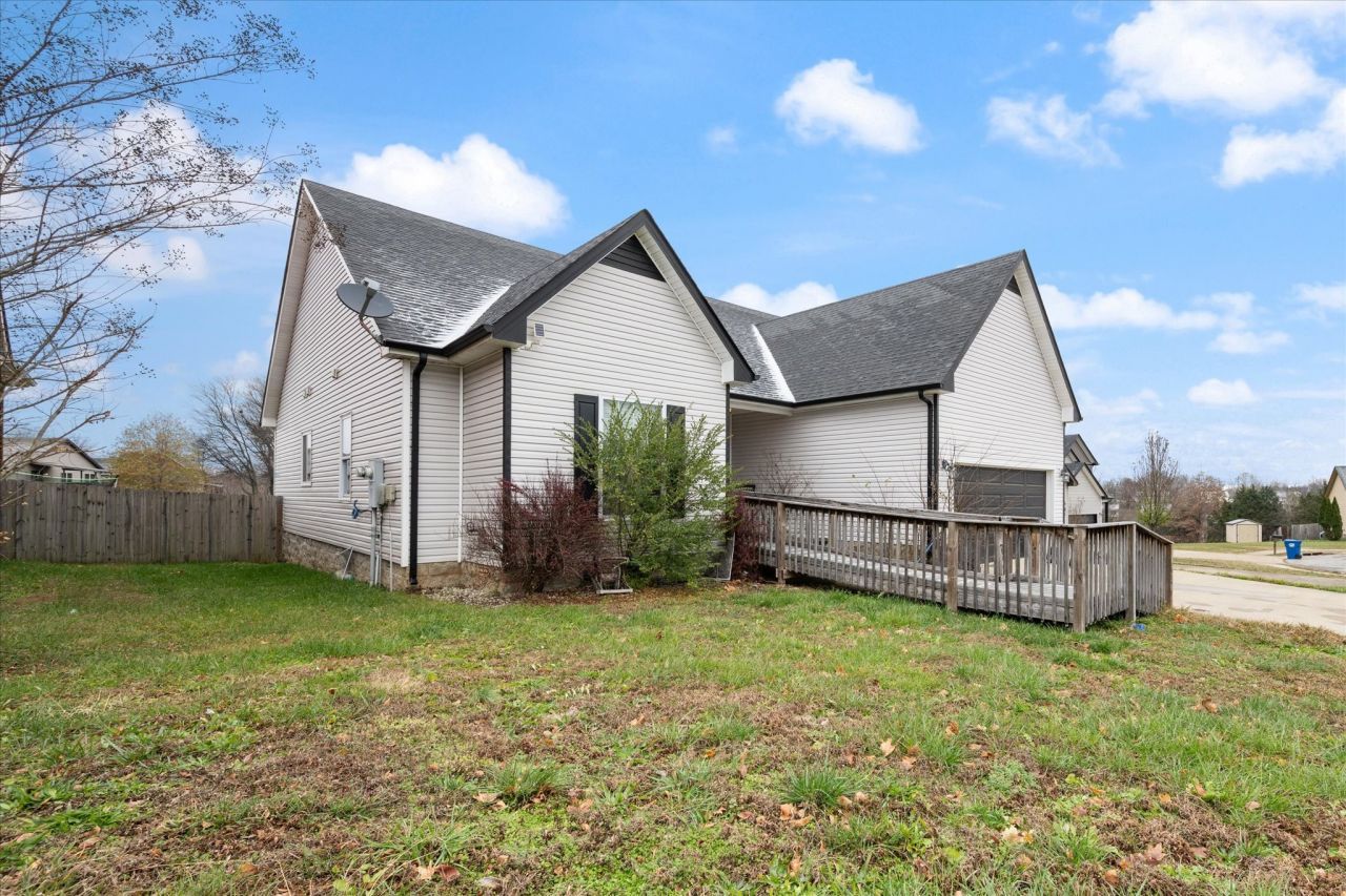 991 Guinevere Ct, Clarksville, TN 37040 Main Photo