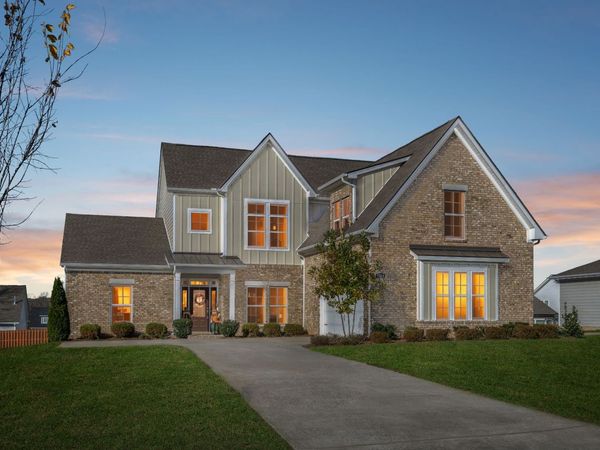 1318 Clarendon Ave, Murfreesboro, TN 37128