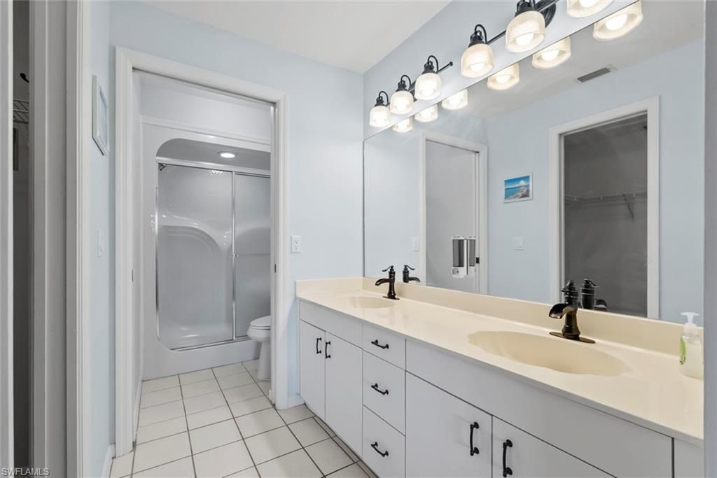 121 Gabriel Cir, Unit 1-108, Naples, FL 34104 Photo