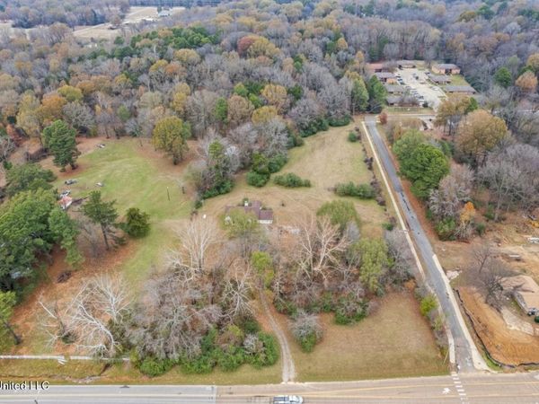 1038 W Oak Grove Road, Hernando, MS 38632