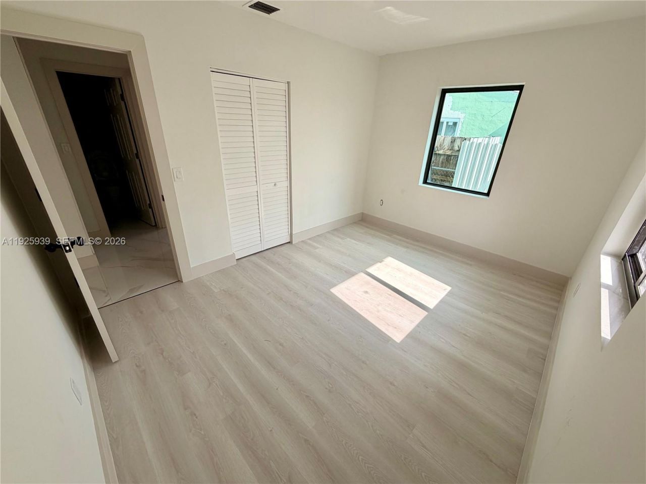 3527 NW 17th St, Miami, FL 33125 Photo