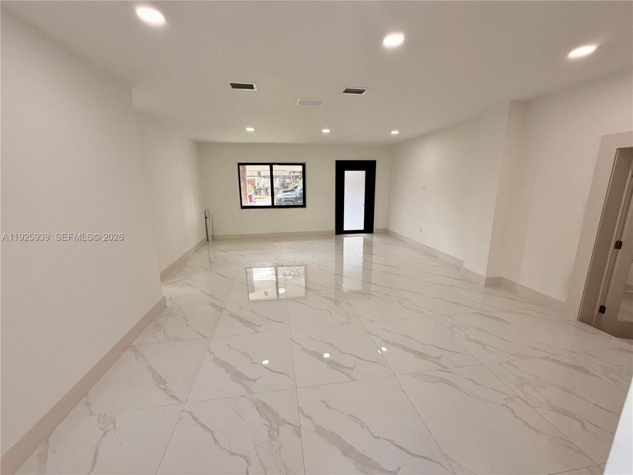 3527 NW 17th St, Miami, FL 33125 Photo