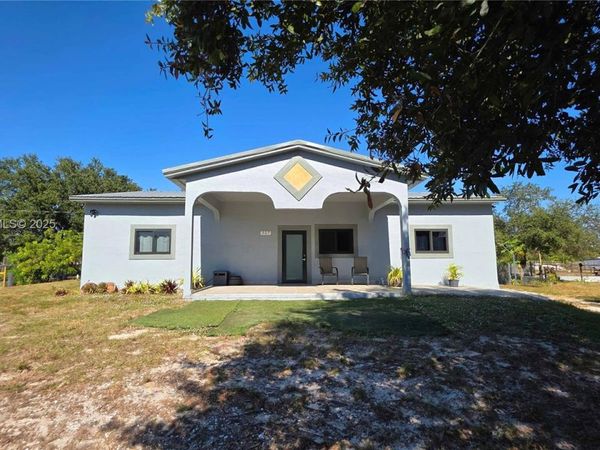 527 PERIMETER RD, La Belle, FL 33440