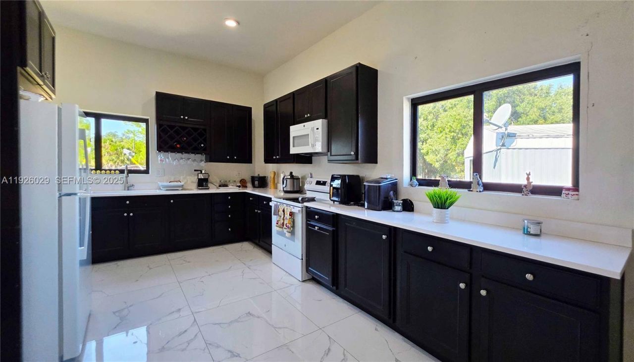 527 Perimeter Rd, La Belle, FL 33440 Photo