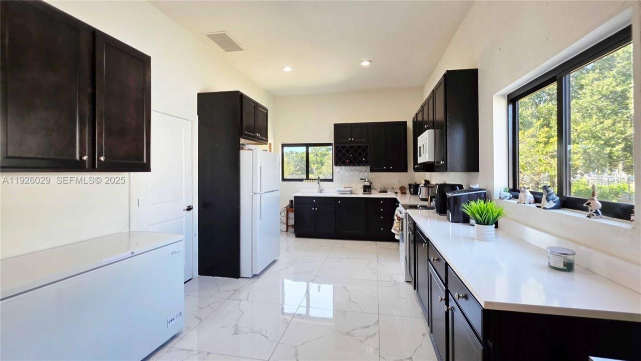 527 Perimeter Rd, La Belle, FL 33440 Photo