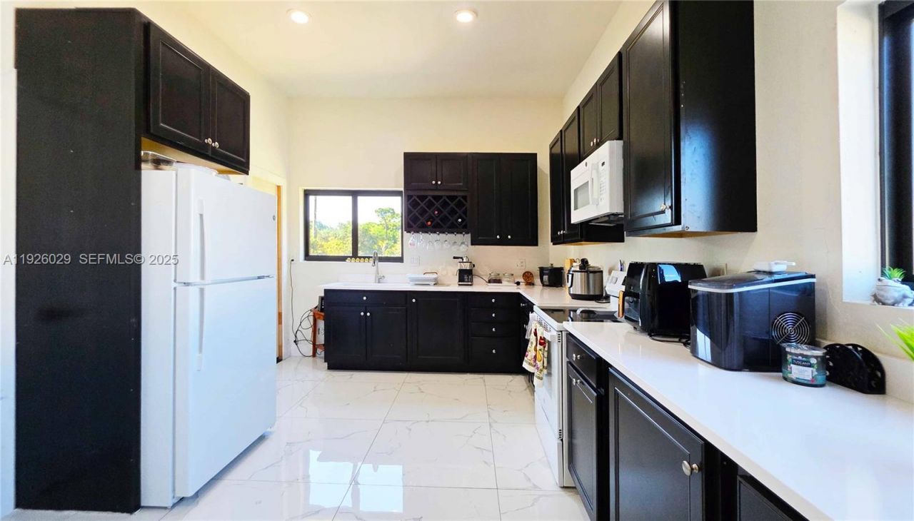 527 Perimeter Rd, La Belle, FL 33440 Photo