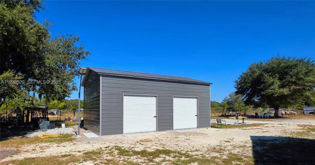 527 Perimeter Rd, La Belle, FL 33440 Photo