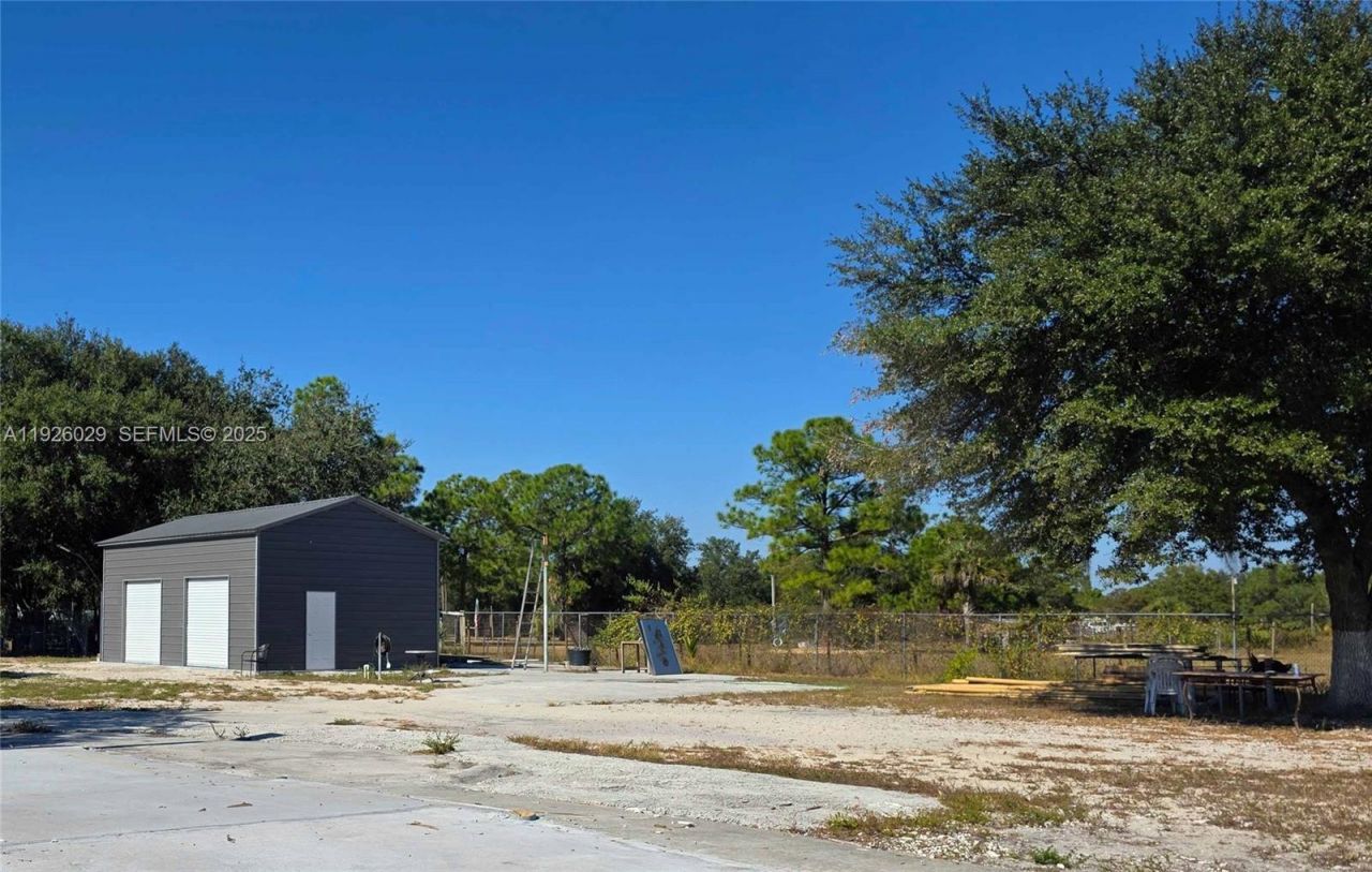 527 Perimeter Rd, La Belle, FL 33440 Photo