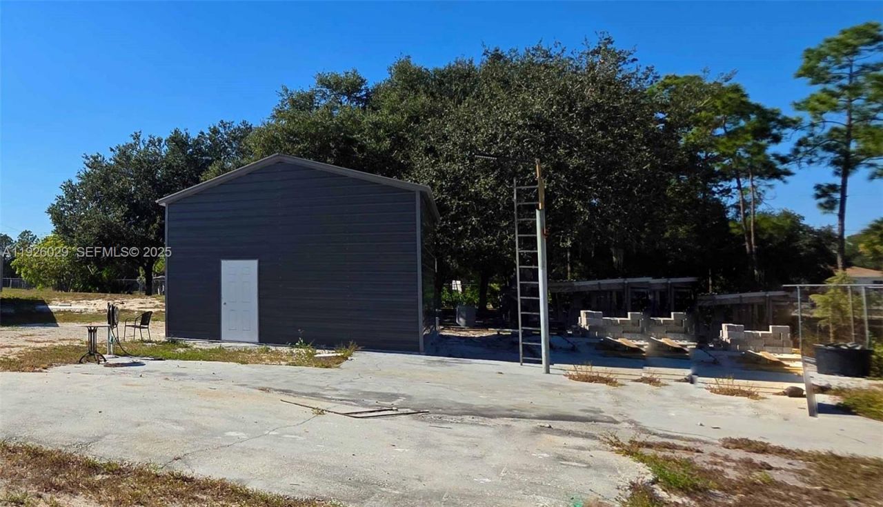 527 Perimeter Rd, La Belle, FL 33440 Photo