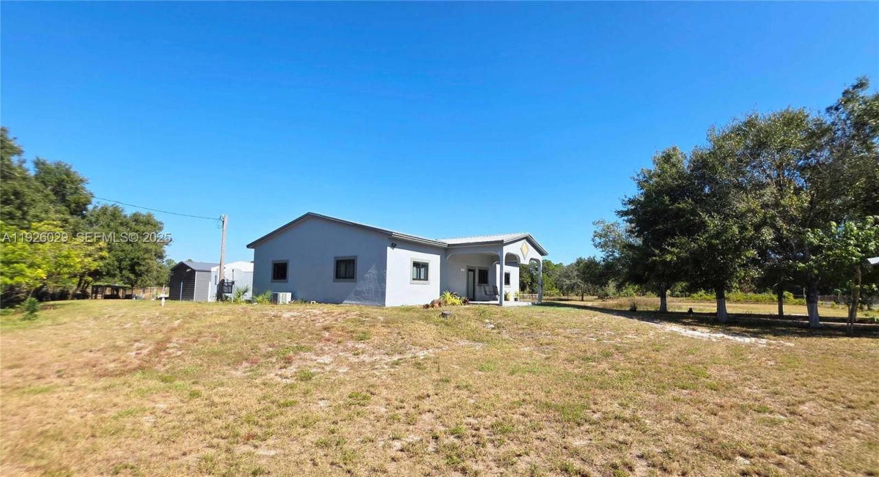 527 Perimeter Rd, La Belle, FL 33440 Photo