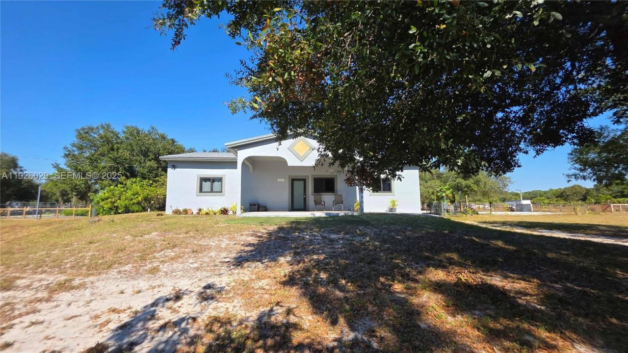 527 Perimeter Rd, La Belle, FL 33440 Photo