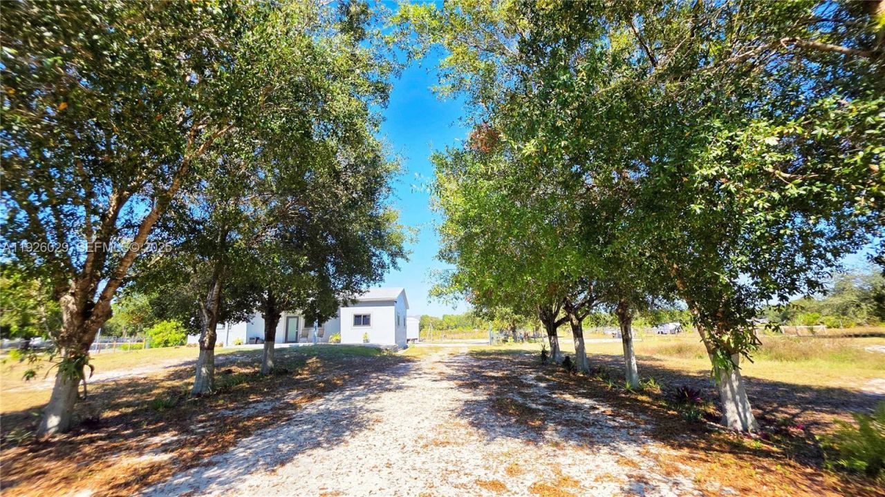 527 Perimeter Rd, La Belle, FL 33440 Photo