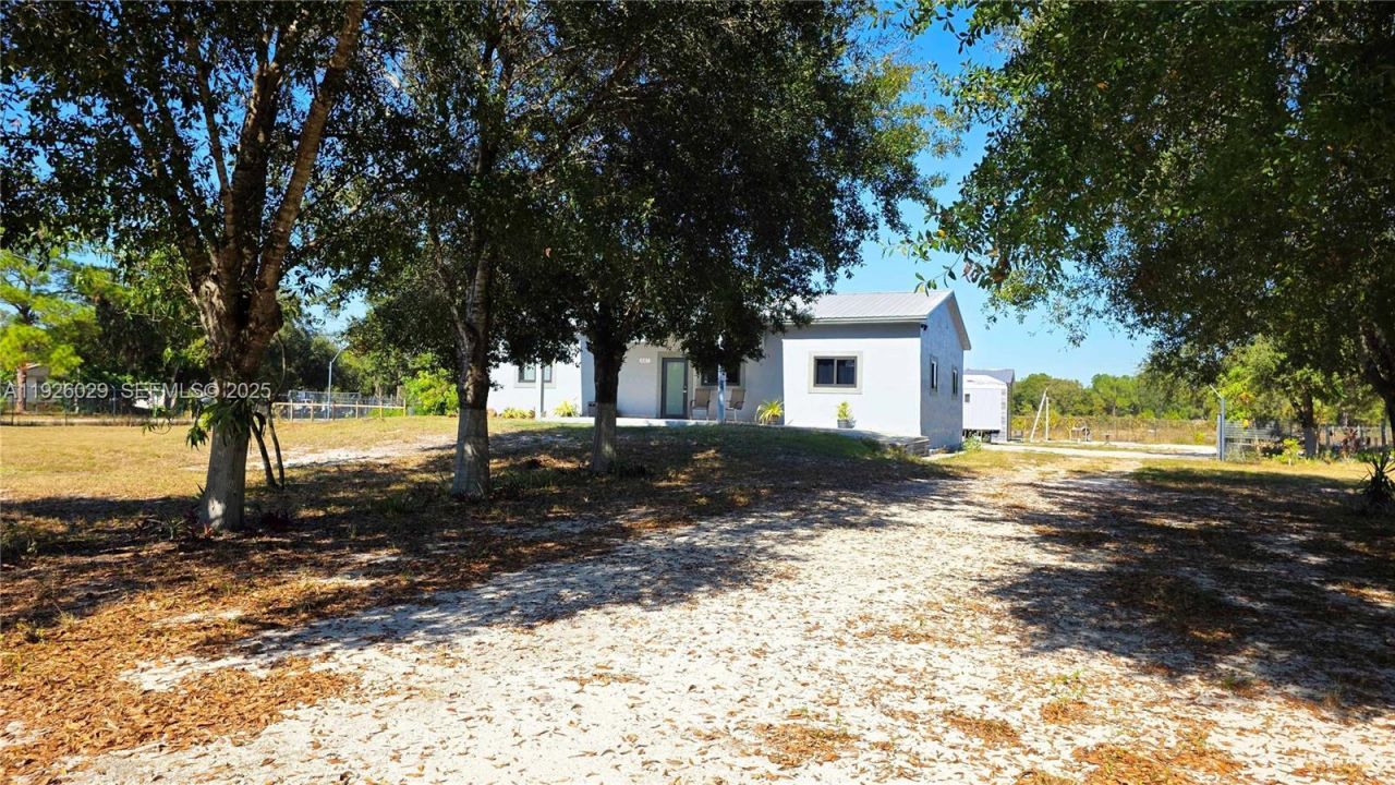 527 Perimeter Rd, La Belle, FL 33440 Photo