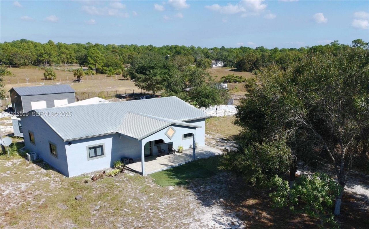 527 Perimeter Rd, La Belle, FL 33440 Photo