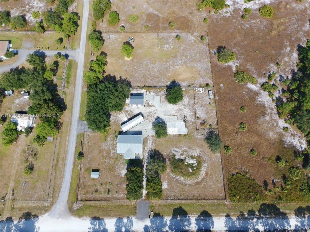 527 Perimeter Rd, La Belle, FL 33440 Photo