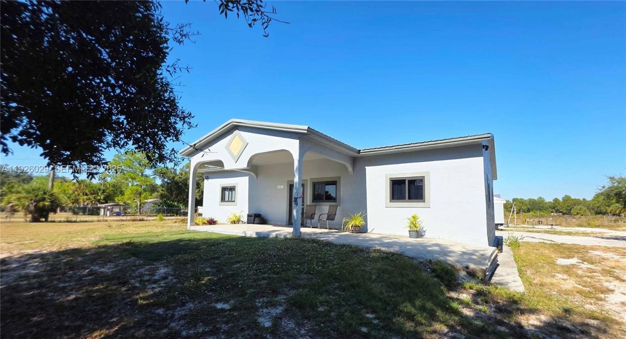 527 Perimeter Rd, La Belle, FL 33440 Photo