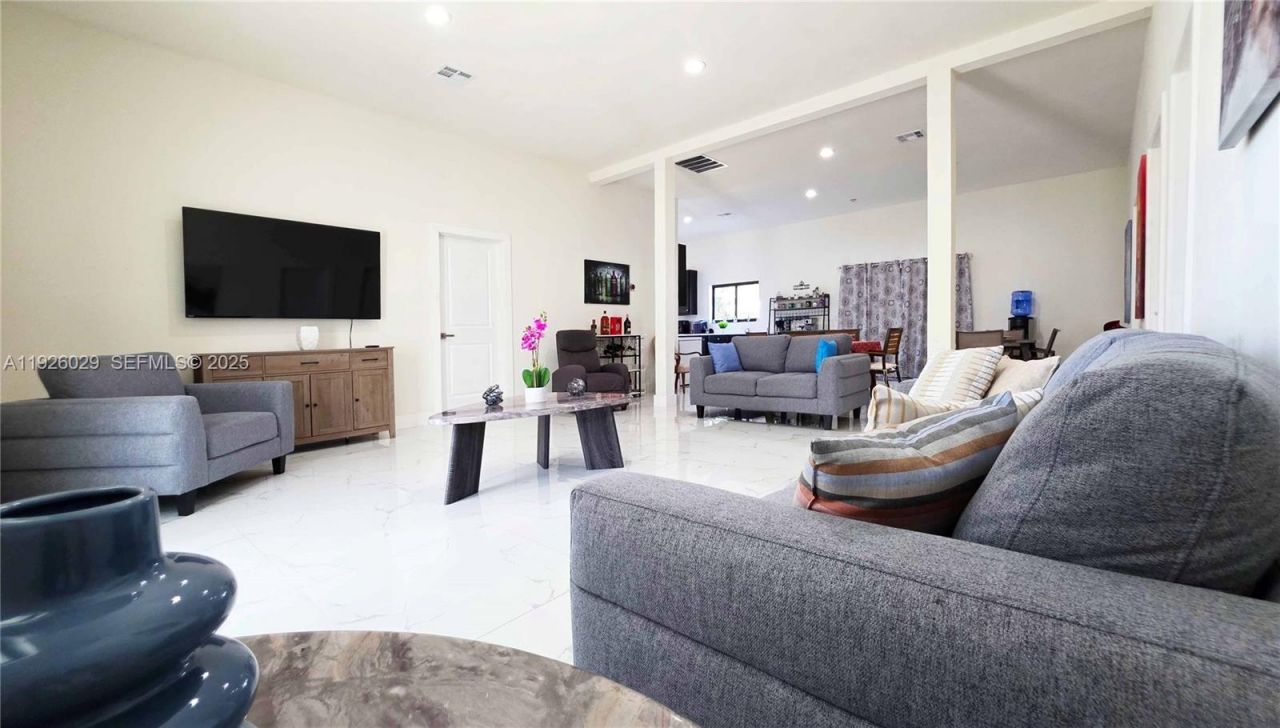 527 Perimeter Rd, La Belle, FL 33440 Photo