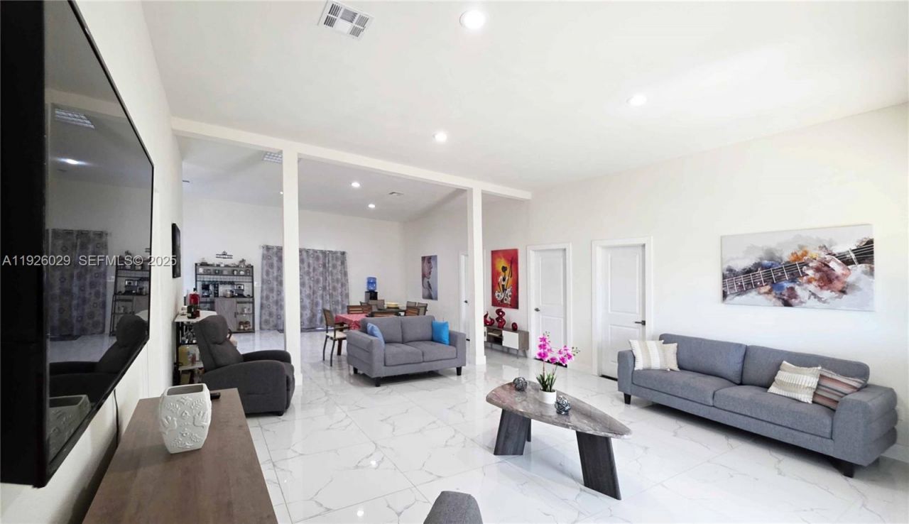 527 Perimeter Rd, La Belle, FL 33440 Photo