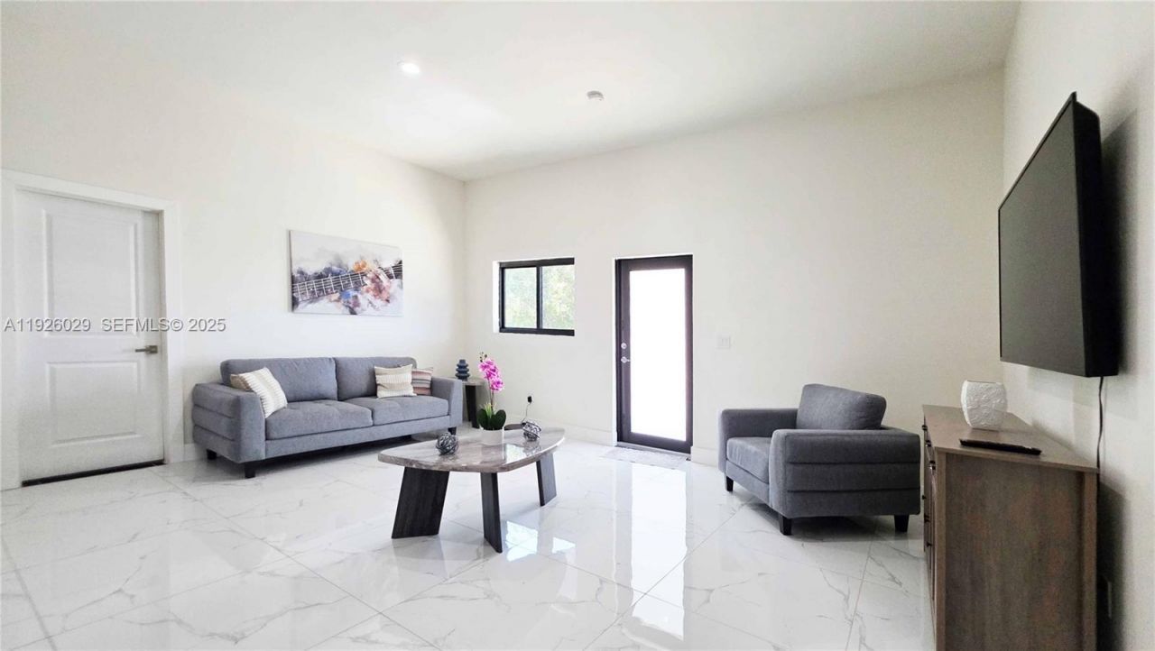 527 Perimeter Rd, La Belle, FL 33440 Photo