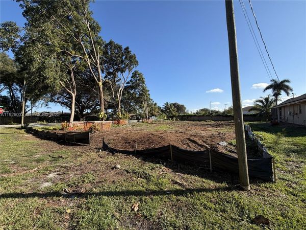 2830 NW 118th Ave, Plantation, FL 33323