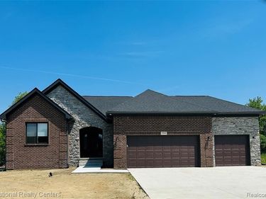 8295 Pleasant Creek, Goodrich Vlg, MI 48438