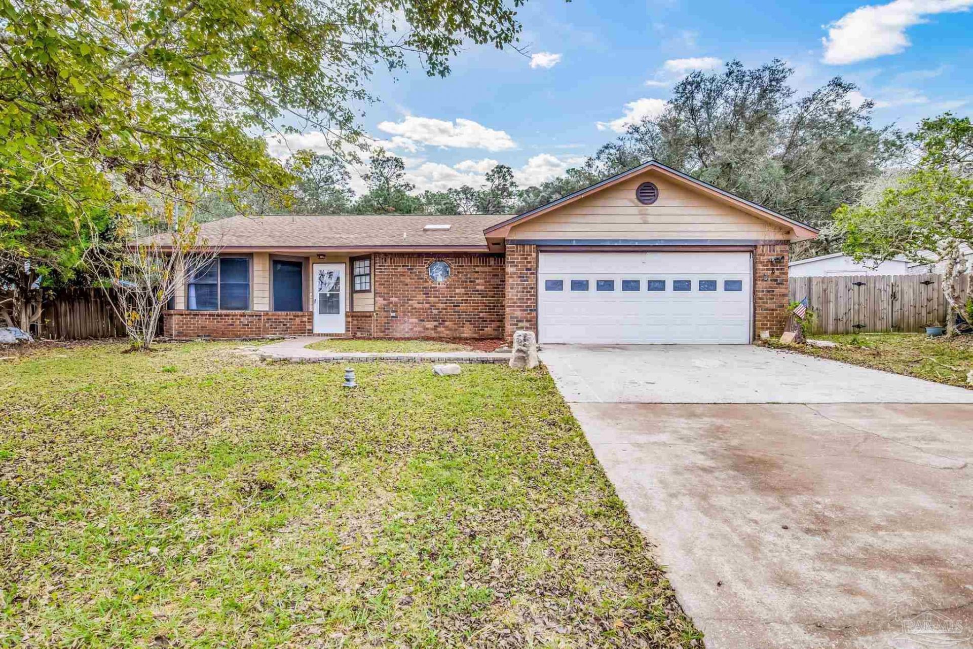 555 Seapine Cir, Pensacola, FL 32506 Main Photo
