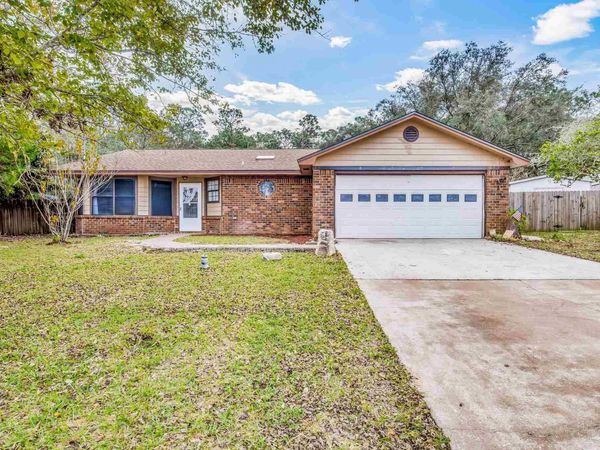 555 Seapine Cir, Pensacola, FL 32506