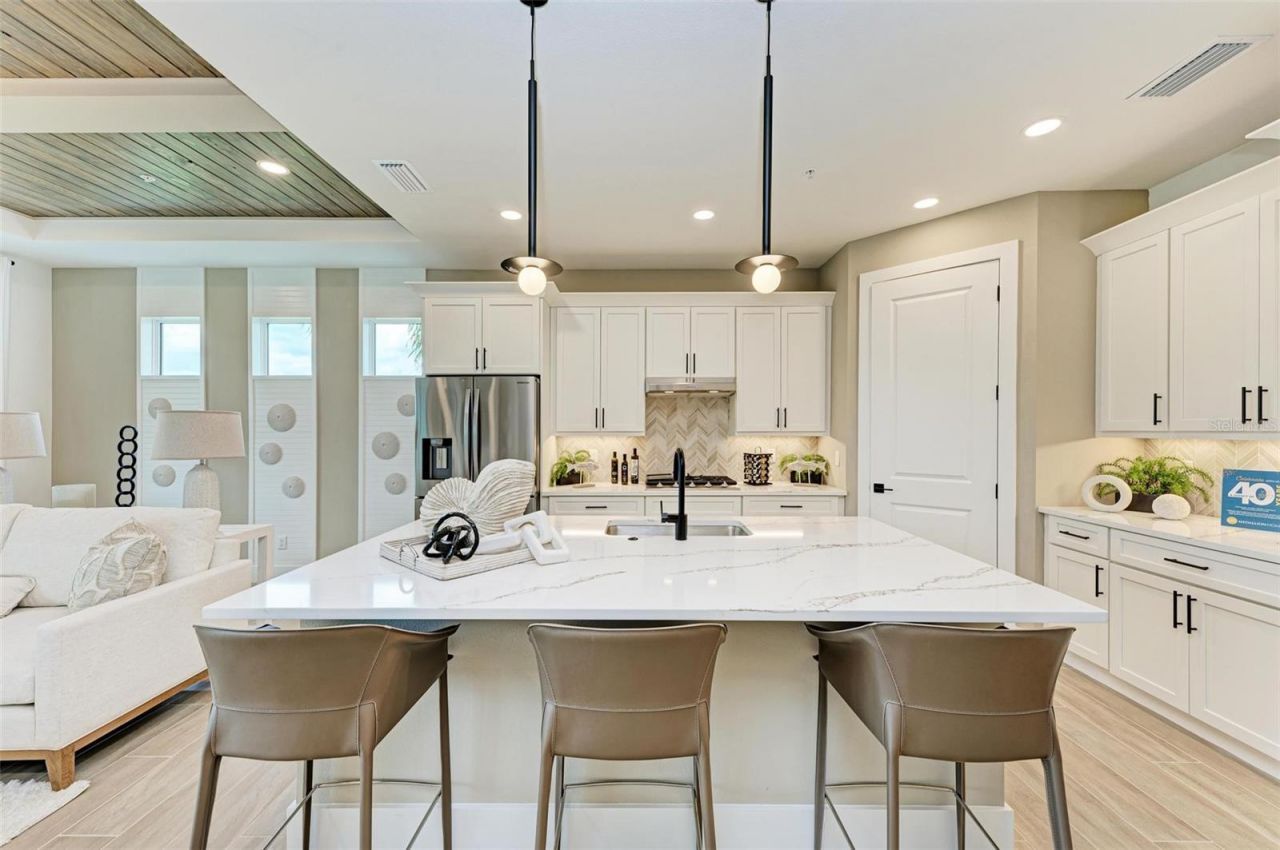 10016 Rembrandt Way, Unit 101, Bradenton, FL 34212 Photo