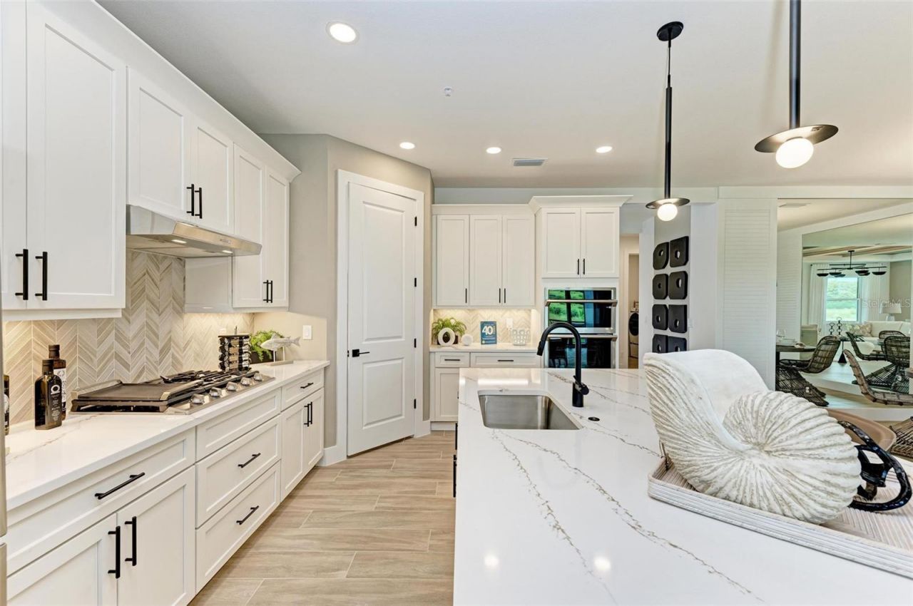 10016 Rembrandt Way, Unit 101, Bradenton, FL 34212 Photo