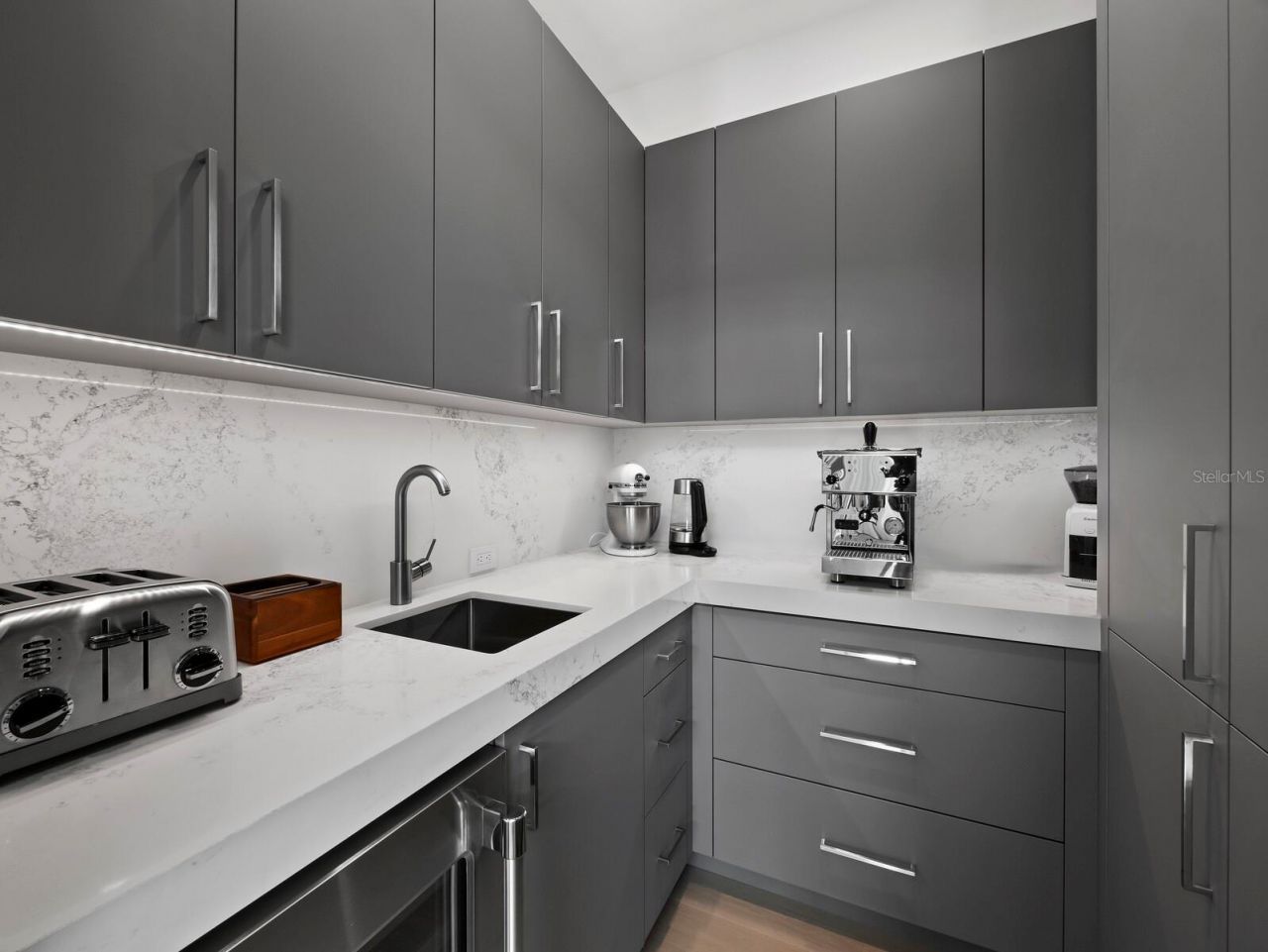 656 S Owl Drive, Sarasota, FL 34236 Photo