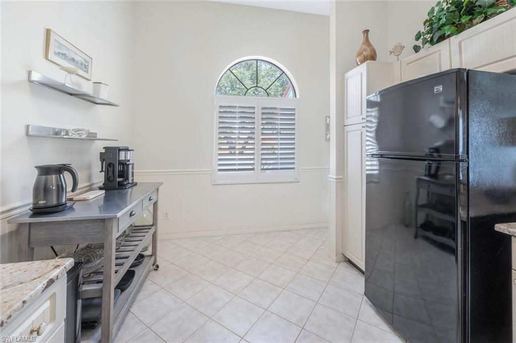 559 Beachwalk Cir, Unit U202, Naples, FL 34108 Photo