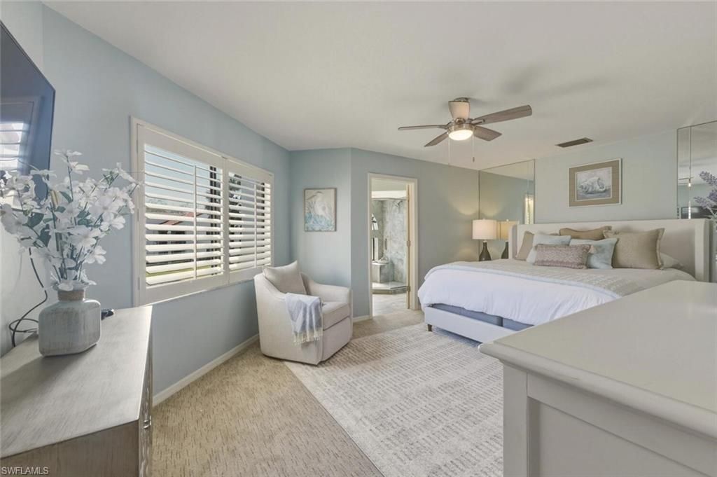 559 Beachwalk Cir, Unit U202, Naples, FL 34108 Photo