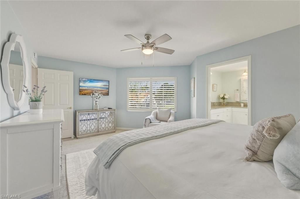 559 Beachwalk Cir, Unit U202, Naples, FL 34108 Photo
