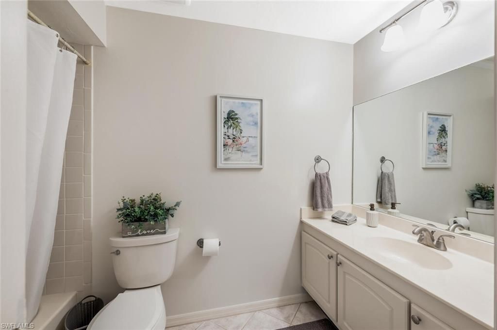 559 Beachwalk Cir, Unit U202, Naples, FL 34108 Photo