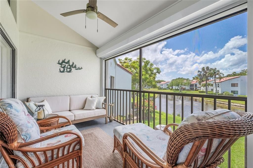 559 Beachwalk Cir, Unit U202, Naples, FL 34108 Photo