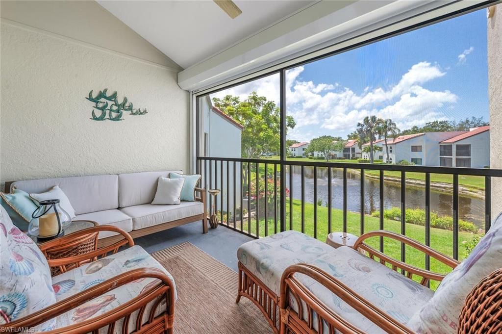 559 Beachwalk Cir, Unit U202, Naples, FL 34108 Photo