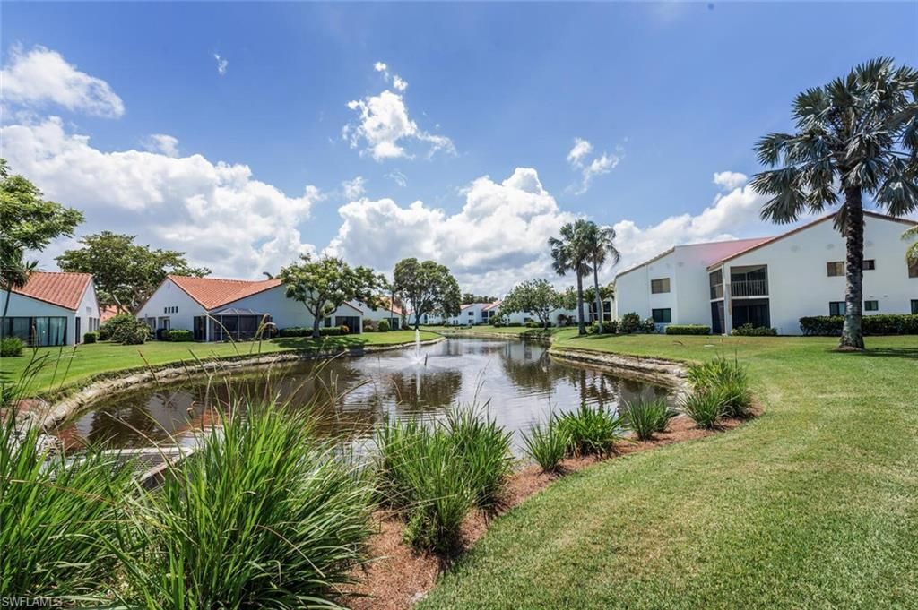 559 Beachwalk Cir, Unit U202, Naples, FL 34108 Photo