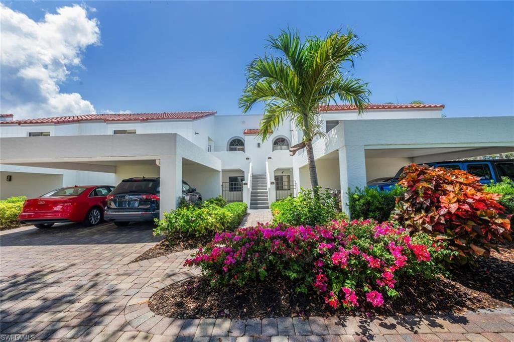 559 Beachwalk Cir, Unit U202, Naples, FL 34108 Photo