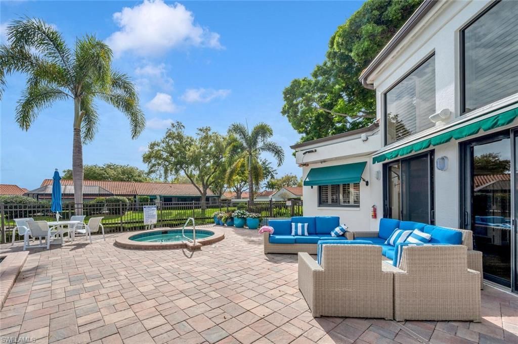 559 Beachwalk Cir, Unit U202, Naples, FL 34108 Photo