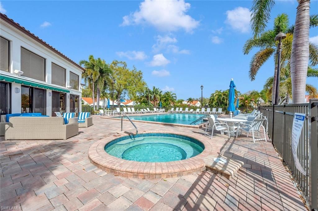 559 Beachwalk Cir, Unit U202, Naples, FL 34108 Photo