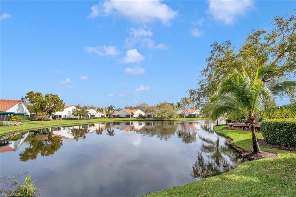 559 Beachwalk Cir, Unit U202, Naples, FL 34108 Photo