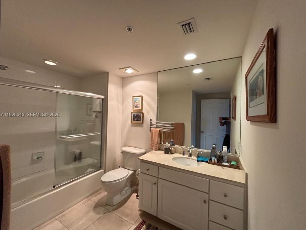 2000 N Bayshore Dr, Unit 318, Miami, FL 33137 Photo