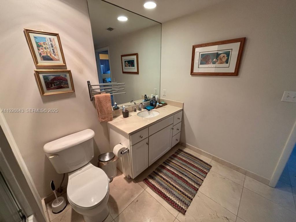 2000 N Bayshore Dr, Unit 318, Miami, FL 33137 Photo