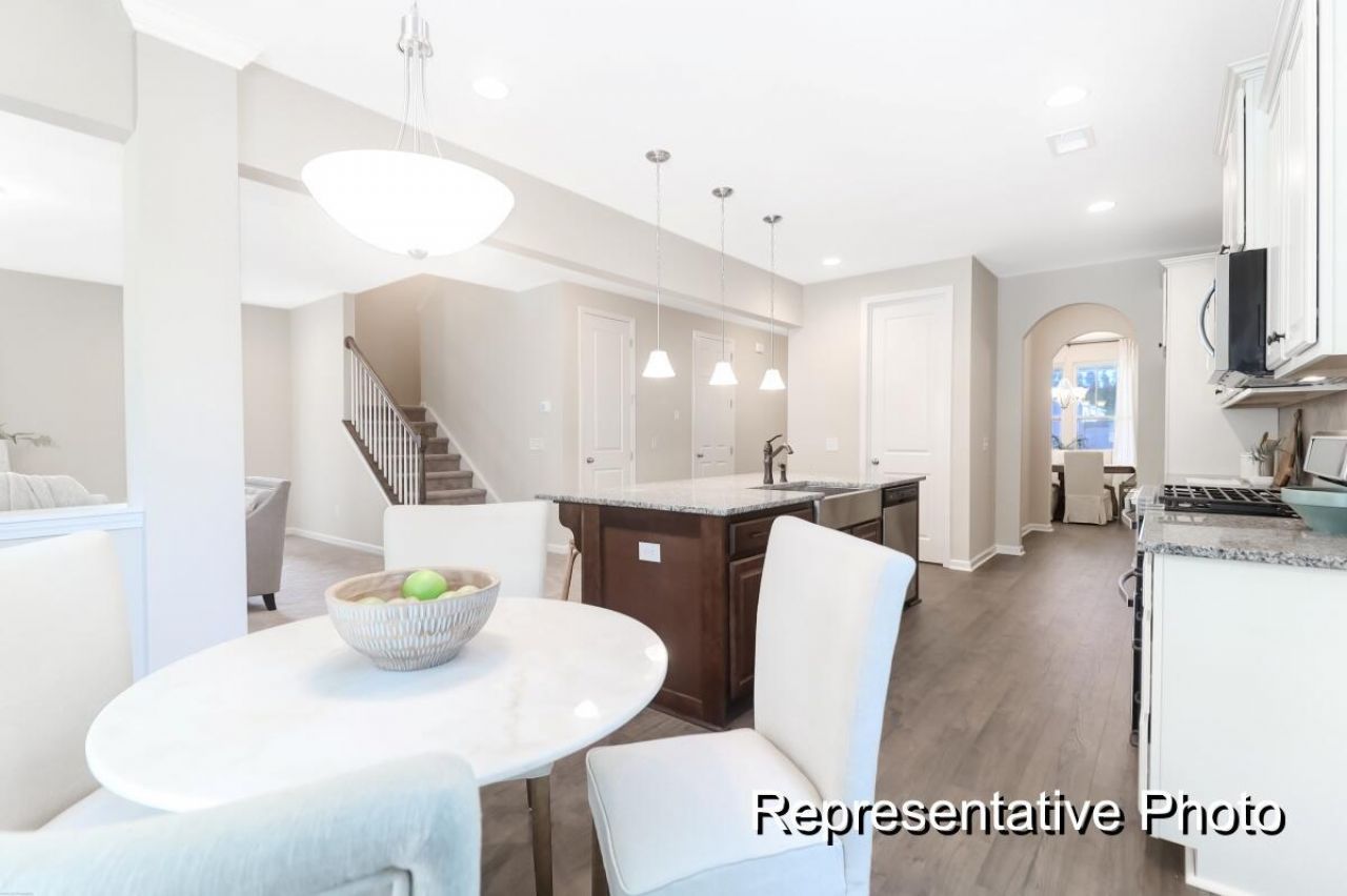 1027 House Finch Avenue Photo 8