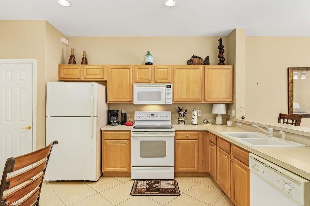8381 Village Edge Cir, Unit 3, Fort Myers, FL 33919 Photo