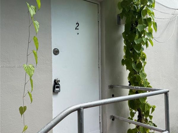 825 Alton Rd, Unit 2, Miami Beach, FL 33139
