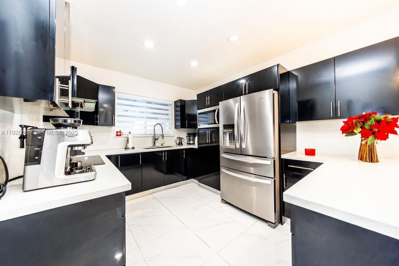 9365 SW 44th St, Miami, FL 33165 Photo