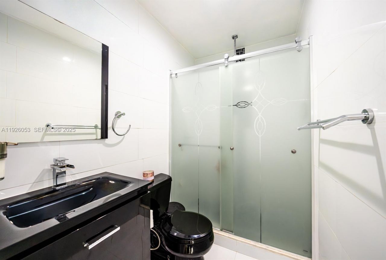 9365 SW 44th St, Miami, FL 33165 Photo