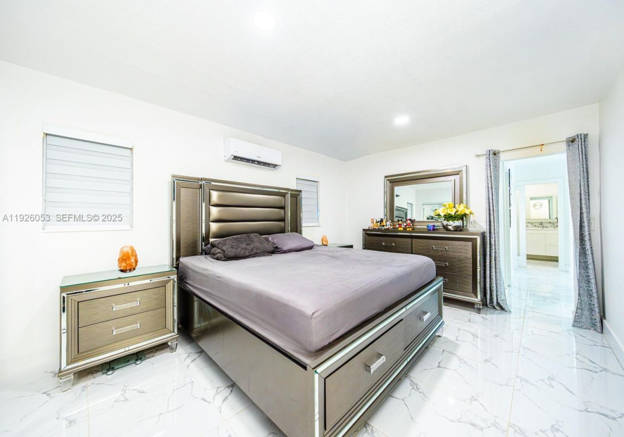 9365 SW 44th St, Miami, FL 33165 Photo